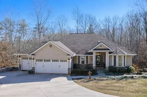94 Dawson Dr, Dawsonville, GA 30534