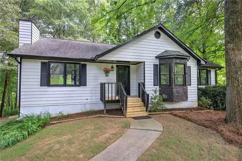 17 W Ridge Dr SE, Cartersville, GA 30121
