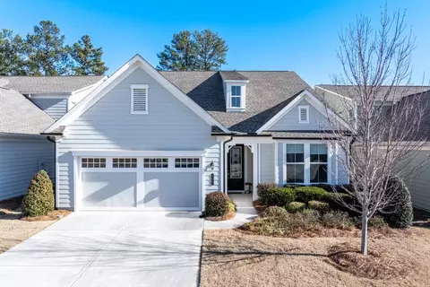 425 Chatuge Dr, Hoschton, GA 30548