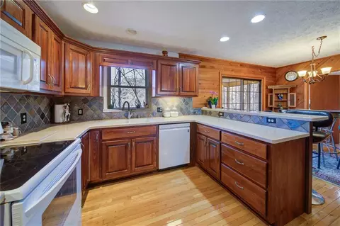 508 Windy Acres Rd, Cleveland, GA 30528