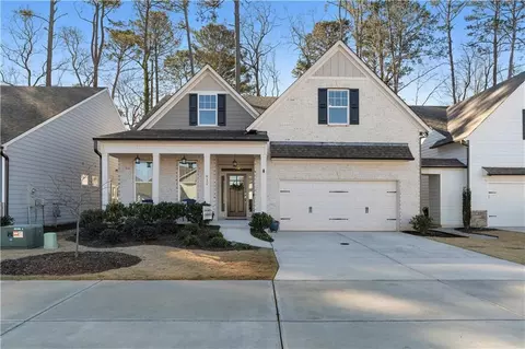 912 Lucky Ln, Woodstock, GA 30188