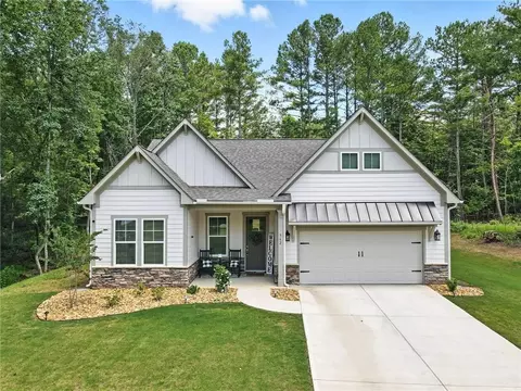 562 Linger Longer Dr, Ellijay, GA 30540