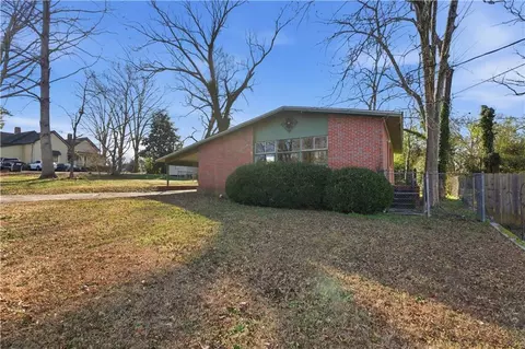 101 Pine Cir, Jonesboro, GA 30236