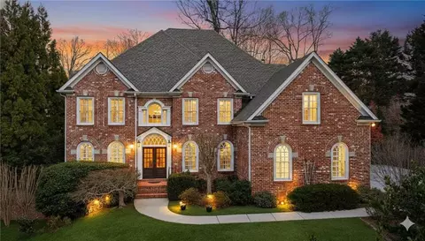 654 Windsor Pkwy, Sandy Springs, GA 30342