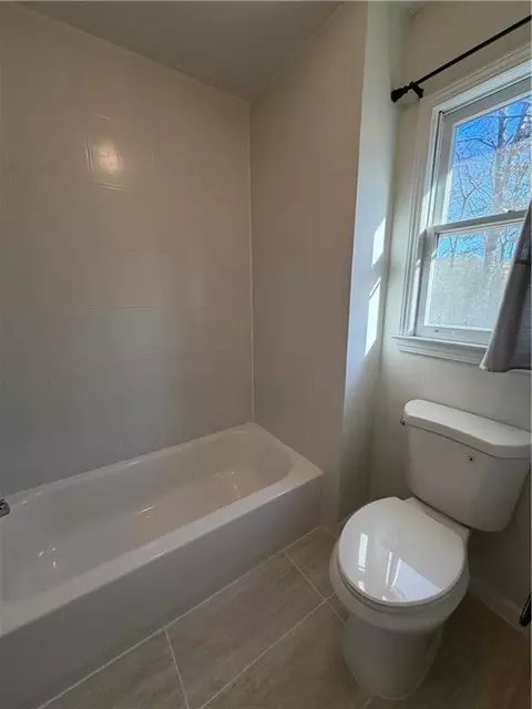 Bath - 3056 Mill Falls Ct, Duluth, GA 30097 photo 3 of 3