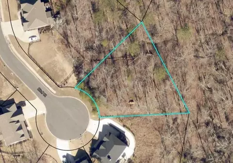 8 Bluff Ct, Cartersville, GA 30120