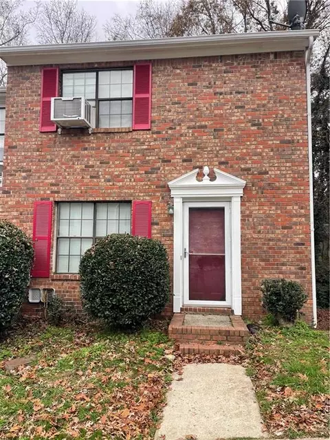 6938 Oakhill Cir, Austell, GA 30168