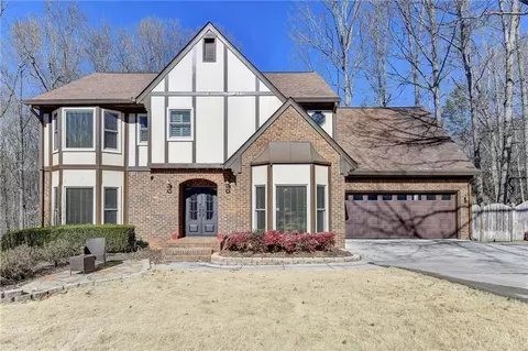 350 S Satinwood Pl, Roswell, GA 30076