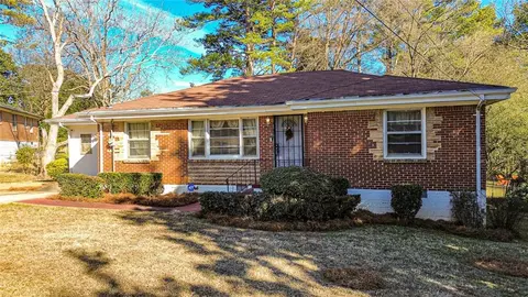 2162 Holly Hill Dr, Decatur, GA 30032