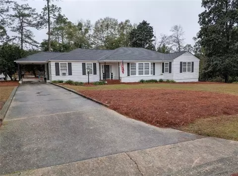 220 Dixie Dr, Moultrie, GA 31768