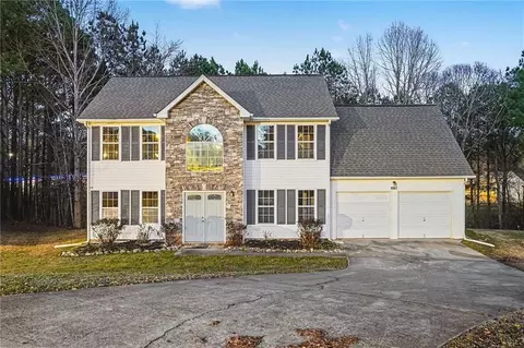 1067 Misty Meadows Pt, Hampton, GA 30228