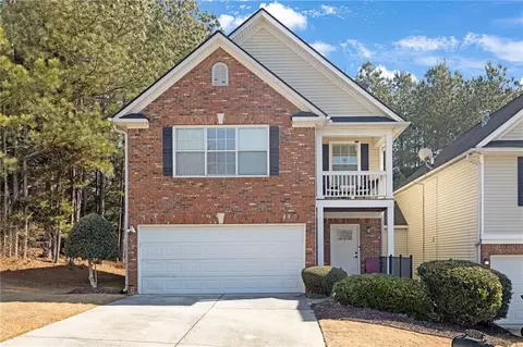 642 Lakes Cir, Lithonia, GA 30058