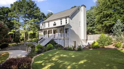 6002 Catamaran Ct, Flowery Branch, GA 30542