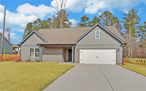 346 Park Place Dr, Lavonia, GA 30553