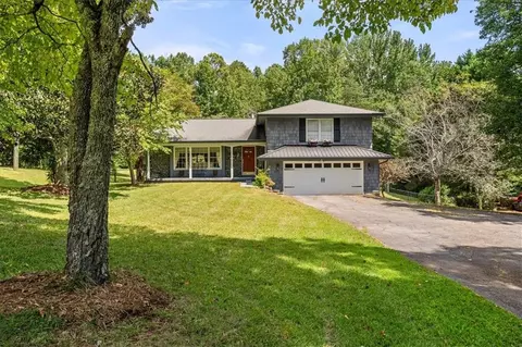 1033 Davenport Cir, Powder Springs, GA 30127