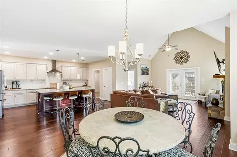Dining - 40 E Second St, Newnan, GA 30263 photo 3 of 3