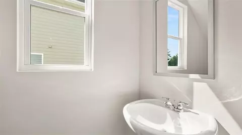 Bath - 918 Stow Ln, Lafayette, CA 94549 photo 1 of 6