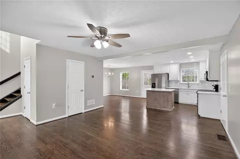 Living - 179 Kelley Loop, Buchanan, GA 30113 photo 1 of 5