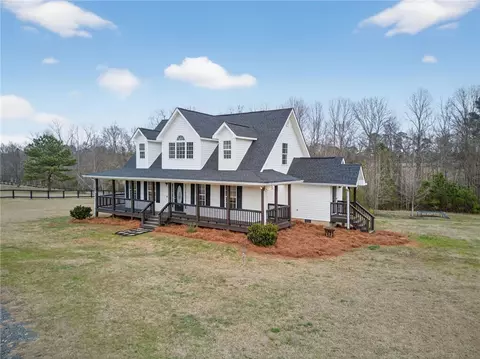 Exterior - 179 Kelley Loop, Buchanan, GA 30113 photo 4 of 9