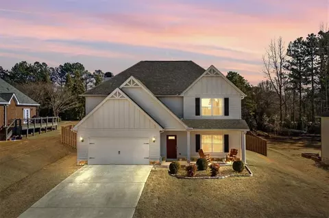 103 River Birch Dr, Carrollton, GA 30116