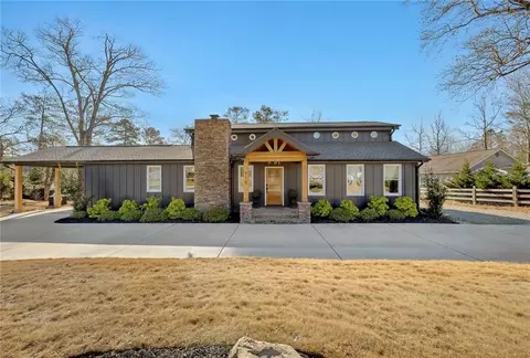918 Pine Cir, Woodstock, GA 30189