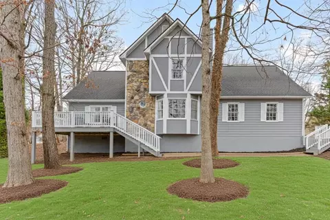 1811 Chantilly Ct, Lawrenceville, GA 30043