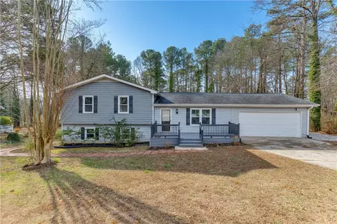 886 Ridgedale Dr, Lawrenceville, GA 30043