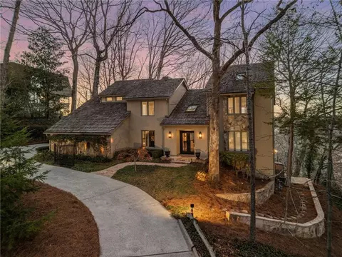 1095 Edgewater Dr, Sandy Springs, GA 30328