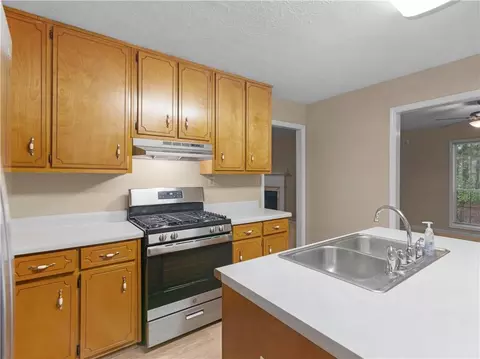 Kitchen - 12012 Turner Rd, Hampton, GA 30228 photo 5 of 5