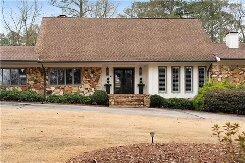 10 Woodland Dr, Cartersville, GA 30120