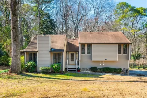 115 Creekview Dr, Woodstock, GA 30188