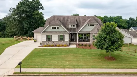 8325 Post Oak Ln, Gainesville, GA 30506