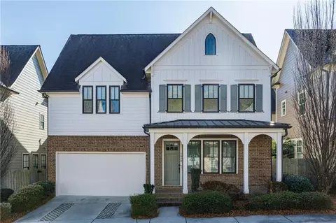 Dunwoody real estate market showing modern single-family homes