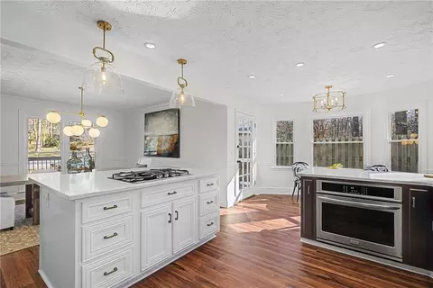 Kitchen - 2017 Parsons Ridge Cir, Duluth, GA 30097 photo 3 of 4