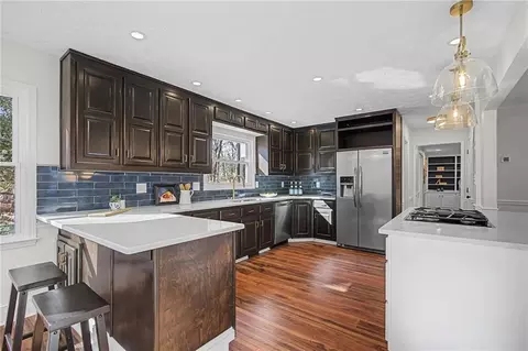Kitchen - 2017 Parsons Ridge Cir, Duluth, GA 30097 photo 2 of 4