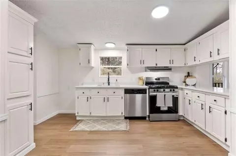 Kitchen - 234 Peoples Rd, Jackson, GA 30233 photo 1 of 2