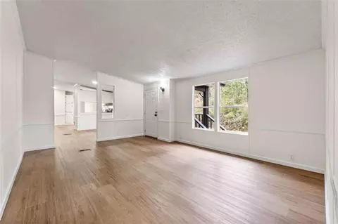Living - 234 Peoples Rd, Jackson, GA 30233 photo 3 of 7