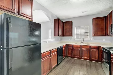 Kitchen - 11244 Aliyah Dr, Hampton, GA 30228 photo 2 of 2