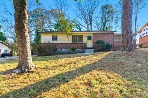 1887 Robinhill Ct, Tucker, GA 30084