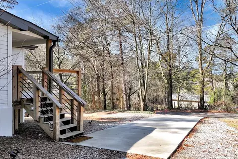 321 Pine Ave, Commerce, GA 30529 photo 4