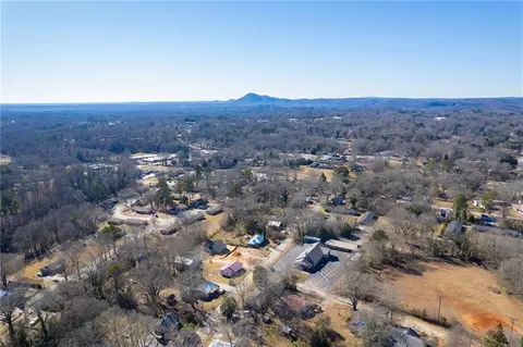 30 Moore Ave, Toccoa, GA 30577 photo 4