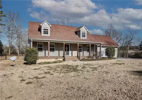 337 Oakland Dr SE, Calhoun, GA 30701