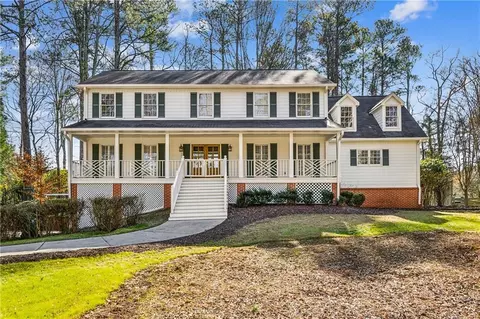 9570 Roberts Dr, Sandy Springs, GA 30350
