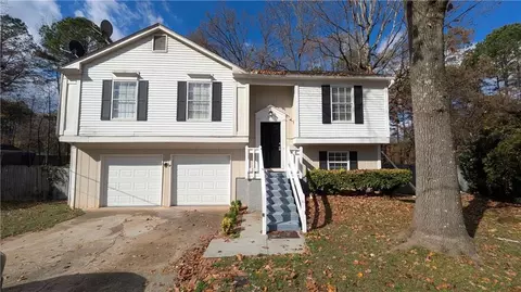 1462 Shenta Oak Dr, Norcross, GA 30093