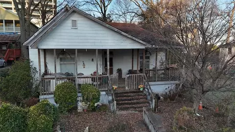 1052 Curran St NW, Atlanta, GA 30318