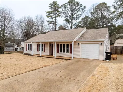 29 Hartley Woods Dr NE, Kennesaw, GA 30144