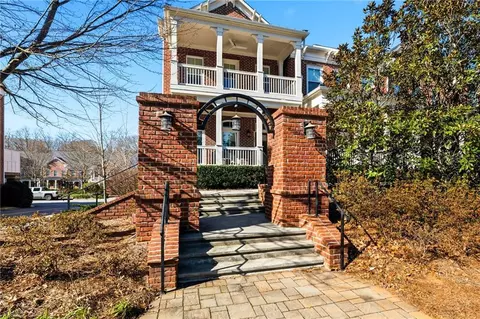 643 Brennan Dr, Decatur, GA 30033