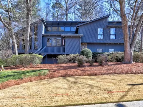 1584 Sandpoint Dr NE, Roswell, GA 30075