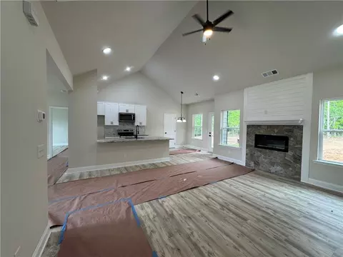 Living - 2089 N Hicks Rd, Toccoa, GA 30577 photo 3 of 5