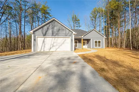 90 Kings Crossing Dr, Dawsonville, GA 30534
